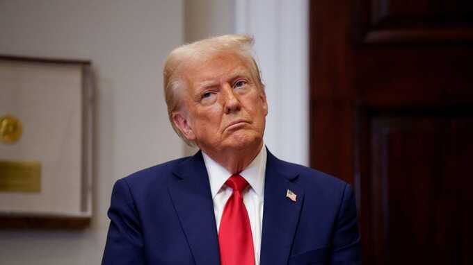 Трамп проводит совещание по остановке помощи Украине