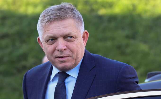 Фицо обвинил Запад в стремлении затянуть войну на Украине