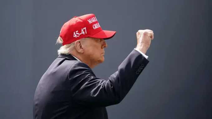 Трамп перепостил статью о просьбе ФБР уничтожить данные о китайском заговоре